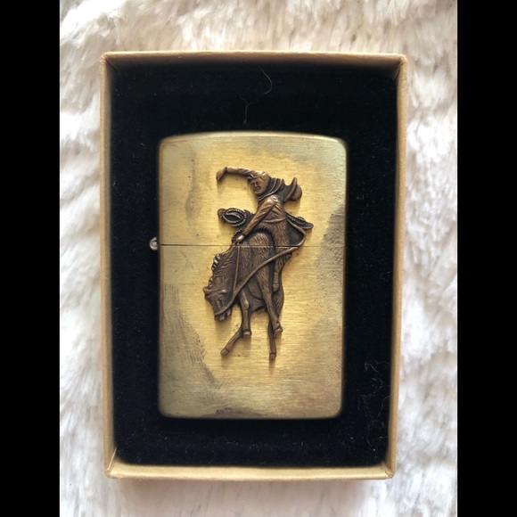 Vintage UNFIRED Marlboro Zippo Lighter - Picture 1 of 4